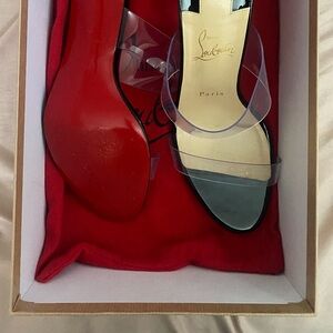 Red bottoms! They run small. I’m a size 8, but these are size 10.